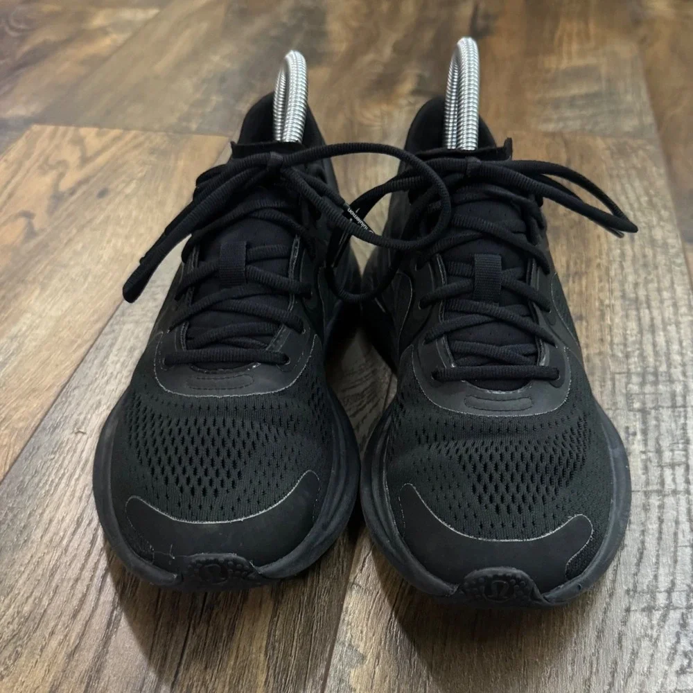 Lululemon Blissfeel Run Women's 7 Running Shoes‎ Triple Black Athletic Sneakers